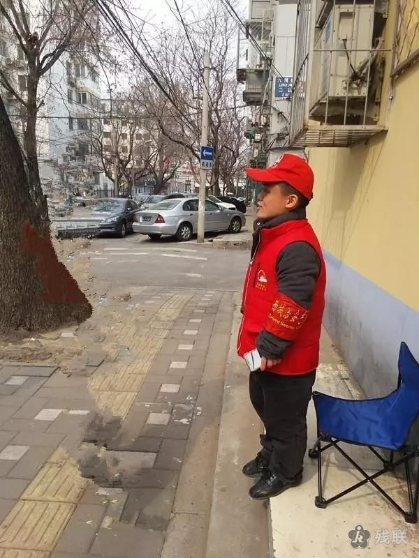 图为 站岗现场