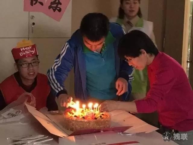 图为 生日会现场