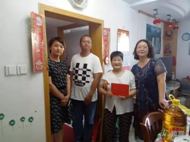 图为 慰问现场