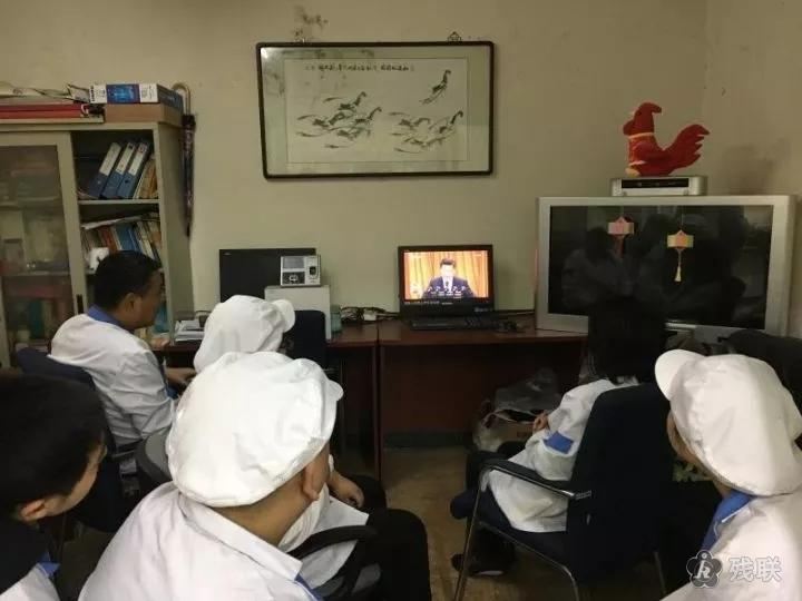 图为 观看现场