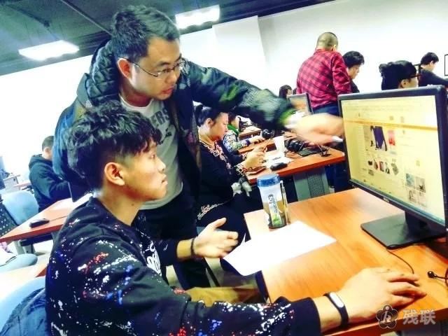图为 培训现场