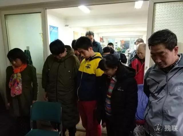 图为 仪式现场