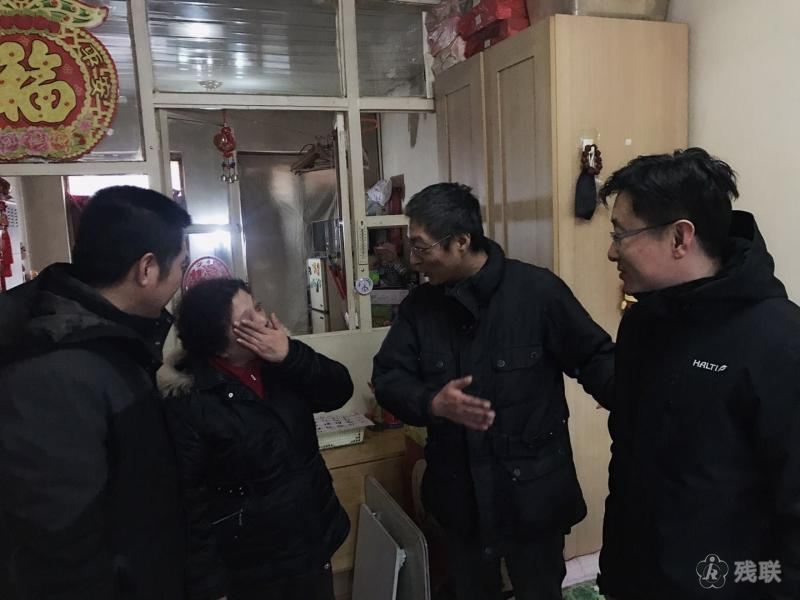 图为 慰问现场