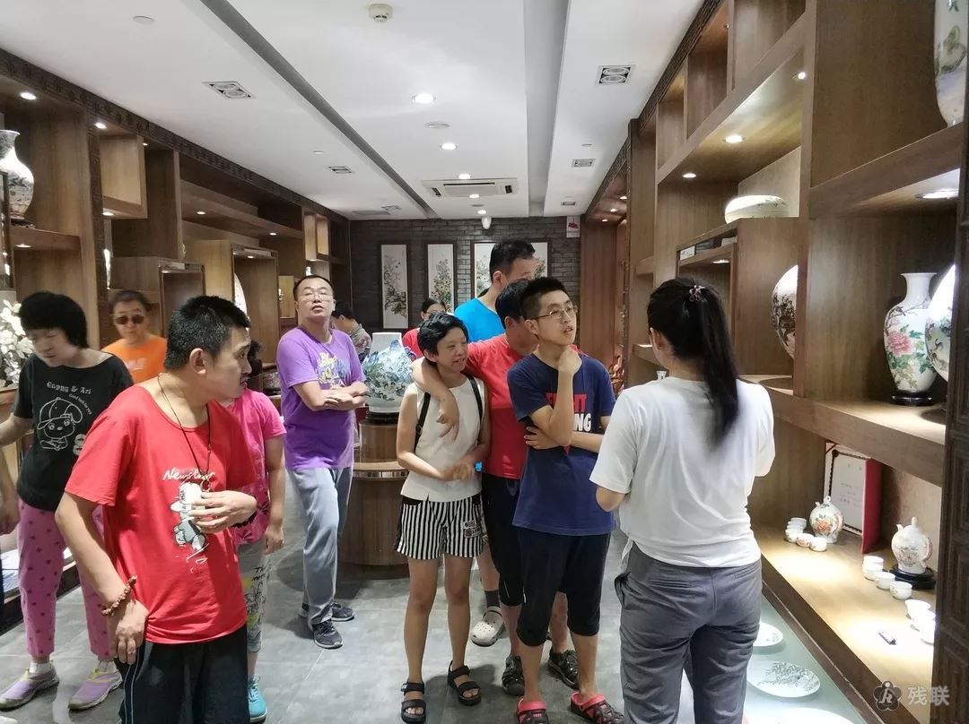 图为 参观现场