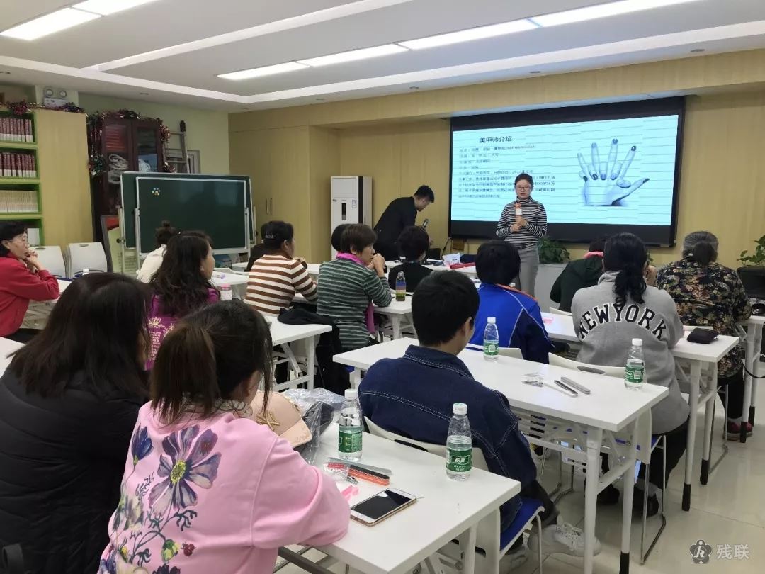 图为 培训现场