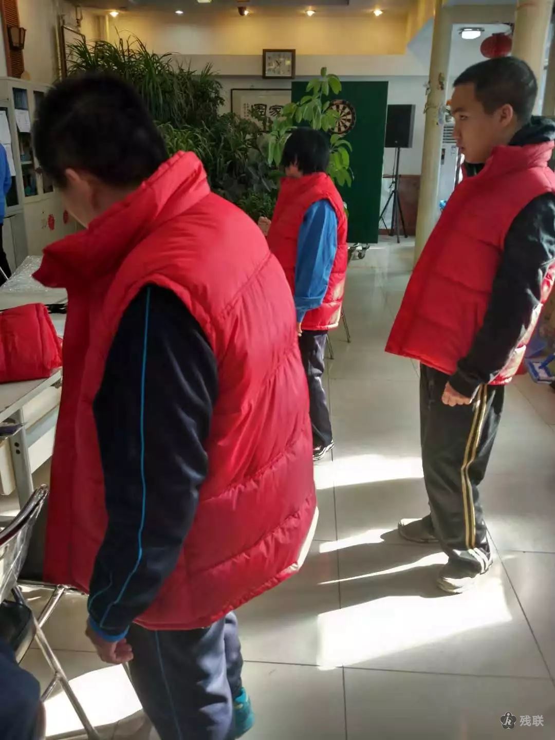 图为 换装现场