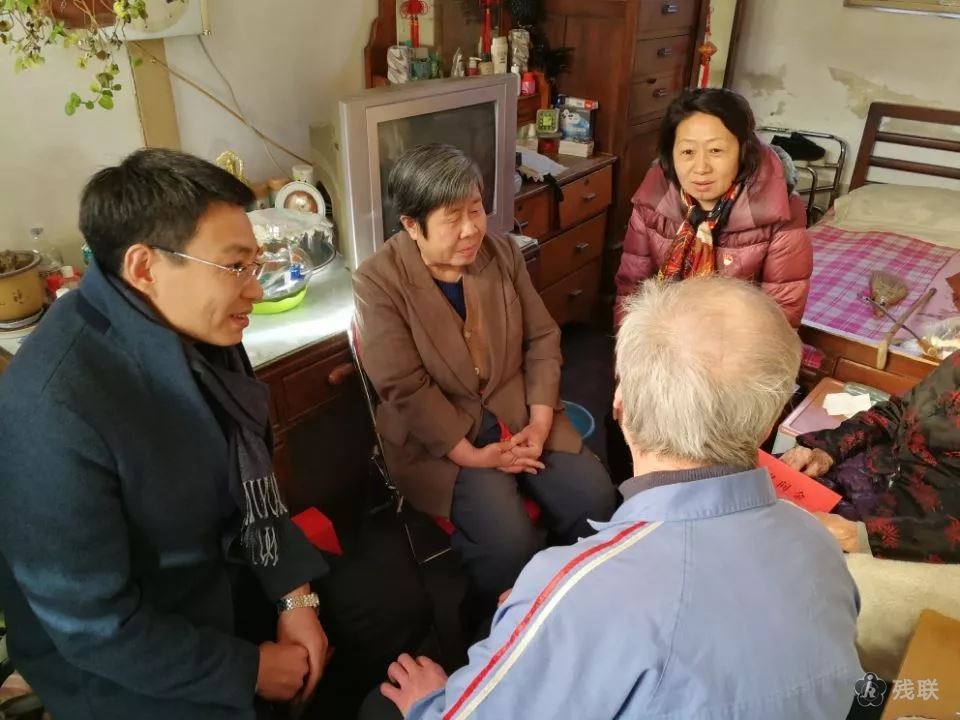 图为 慰问现场