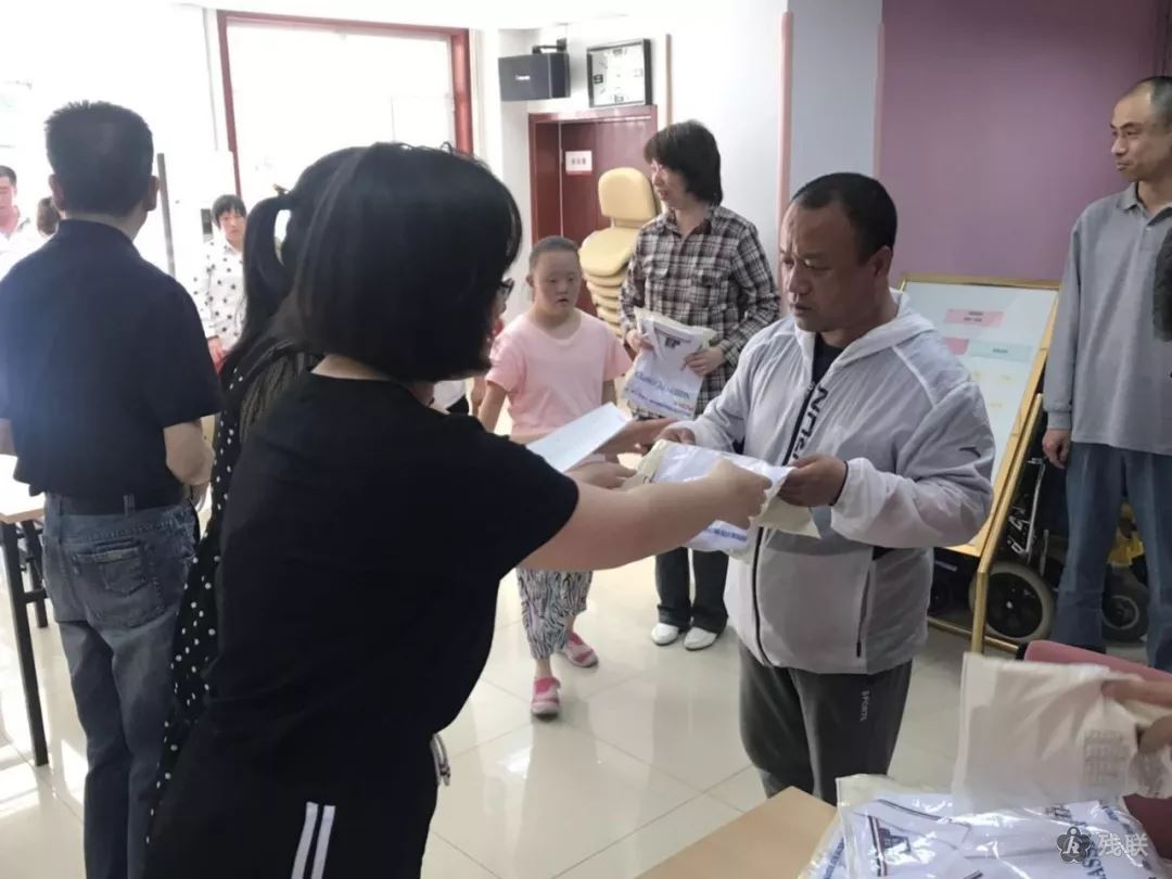 图为 慰问现场