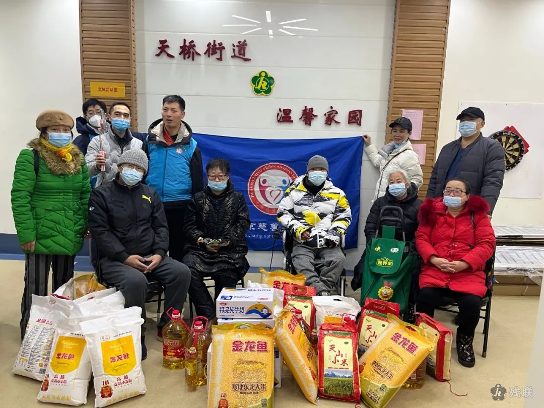 图为 慰问现场