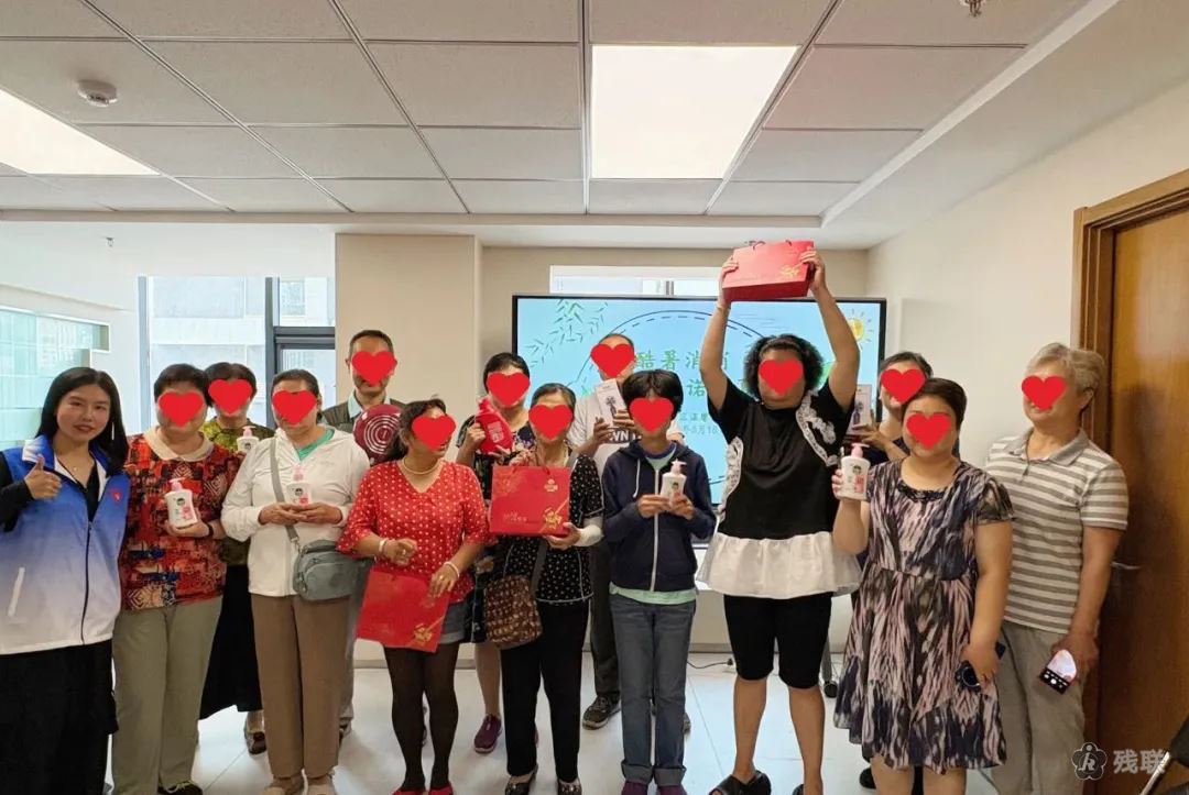 图为 活动合影